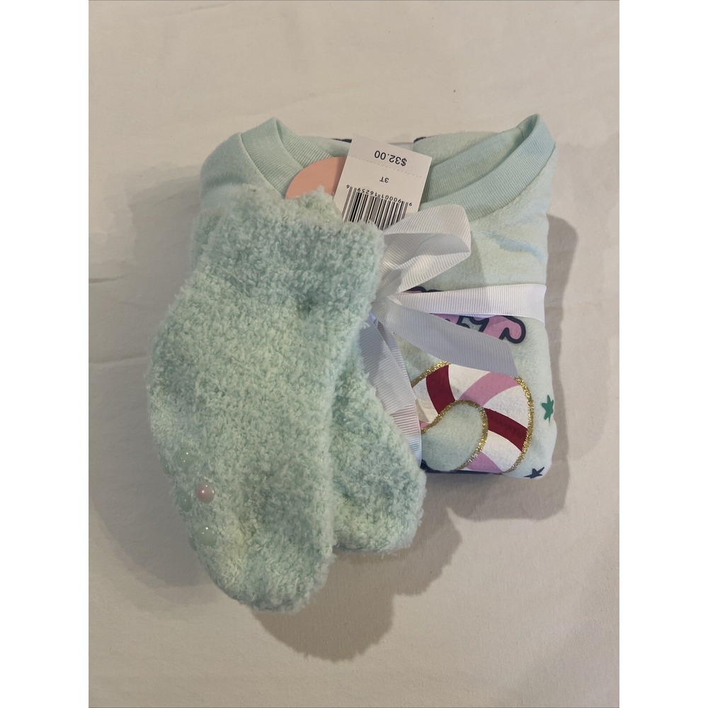 Dots & Dreams 3  Piece Pajama and Sock Gift Set Size 3 T Girls Long Sleeve Green